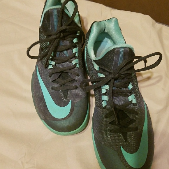 Women's Nike Shoes size 8 - Picture 1 of 4